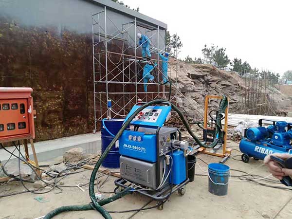 噴涂聚脲的機器 貴嗎(圖1) 噴涂聚脲的機器