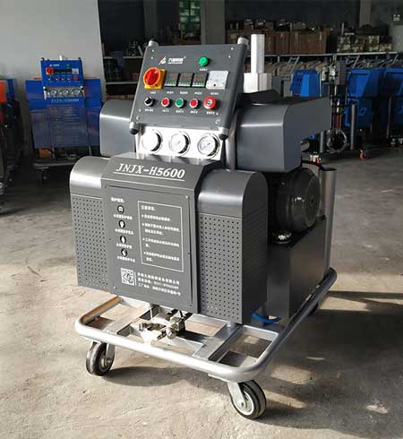 液壓聚脲噴涂機(jī)(圖2) H5600液壓聚脲噴涂機(jī)