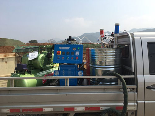 路基填充聚氨酯噴涂機(圖1) Q2600路基填充聚氨酯噴涂機