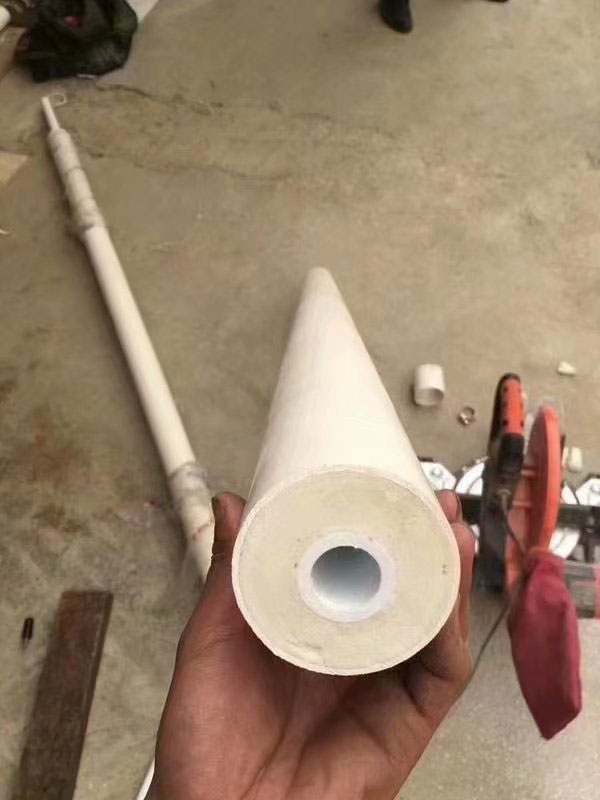 聚氨酯管材發(fā)泡機(圖1) 聚氨酯管材發(fā)泡機澆注案例