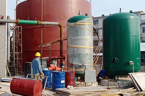 除鹽水箱聚脲噴涂防腐施工噴涂設(shè)備(圖3) 除鹽水箱聚脲噴涂防腐施工