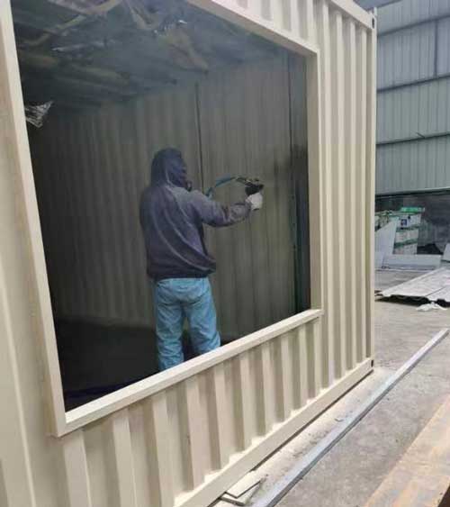 集裝箱活動房保溫隔熱聚氨酯噴涂機(jī)(圖3) 集裝箱活動房保溫隔熱聚氨酯噴涂案例