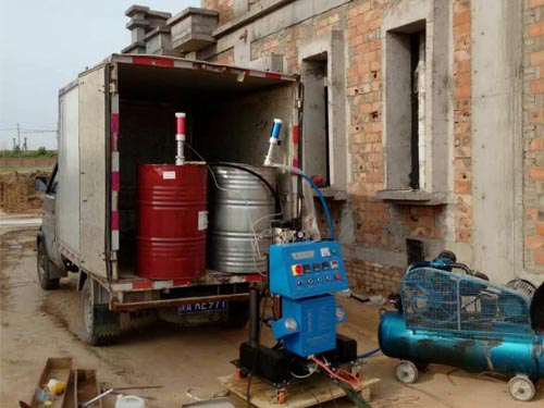 外墻聚氨酯噴涂機(jī)(圖1) Q2600外墻聚氨酯噴涂機(jī)