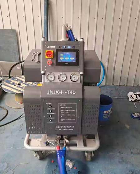 外墻噴涂聚氨酯保溫多厚(圖1) T40液壓聚氨酯噴涂機(jī)